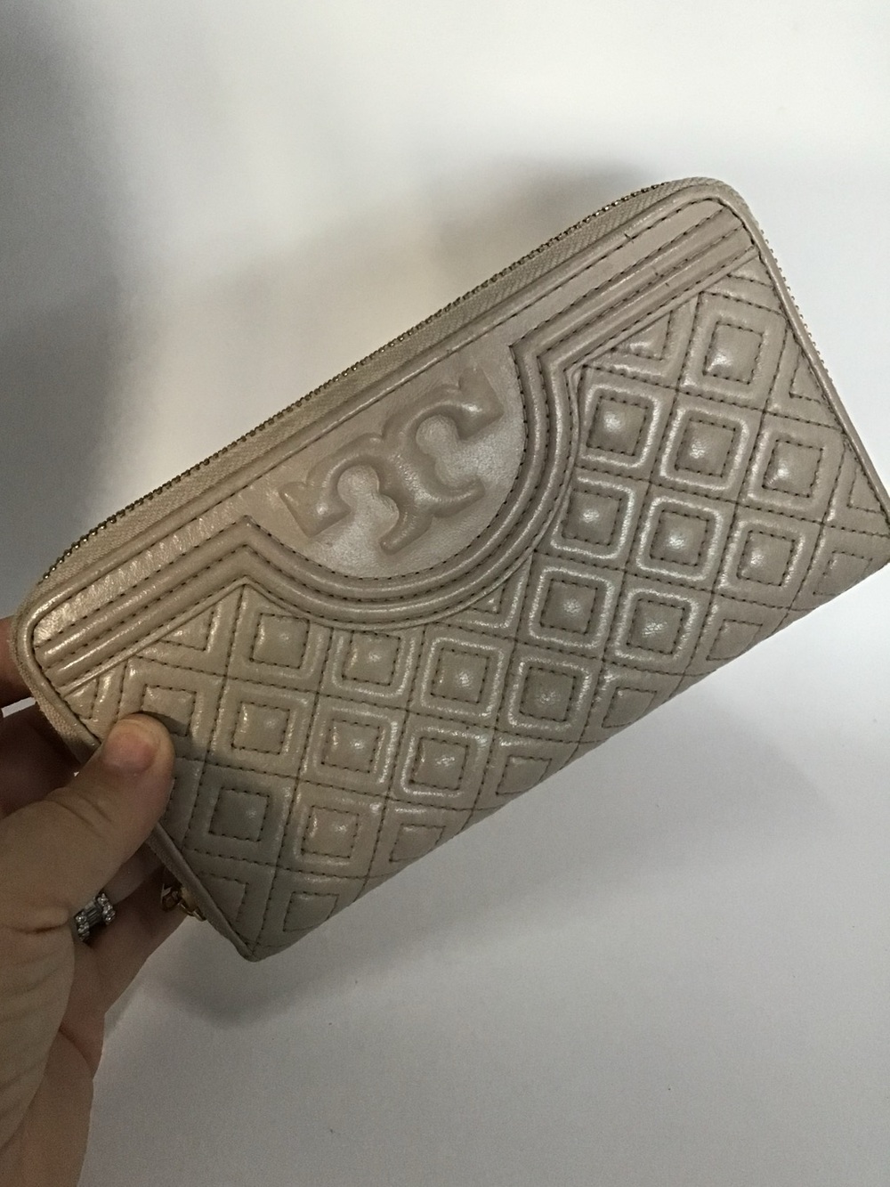 Tory Burch Fleming Geo Quilted Zip Around Wallet Beige Nude Leather